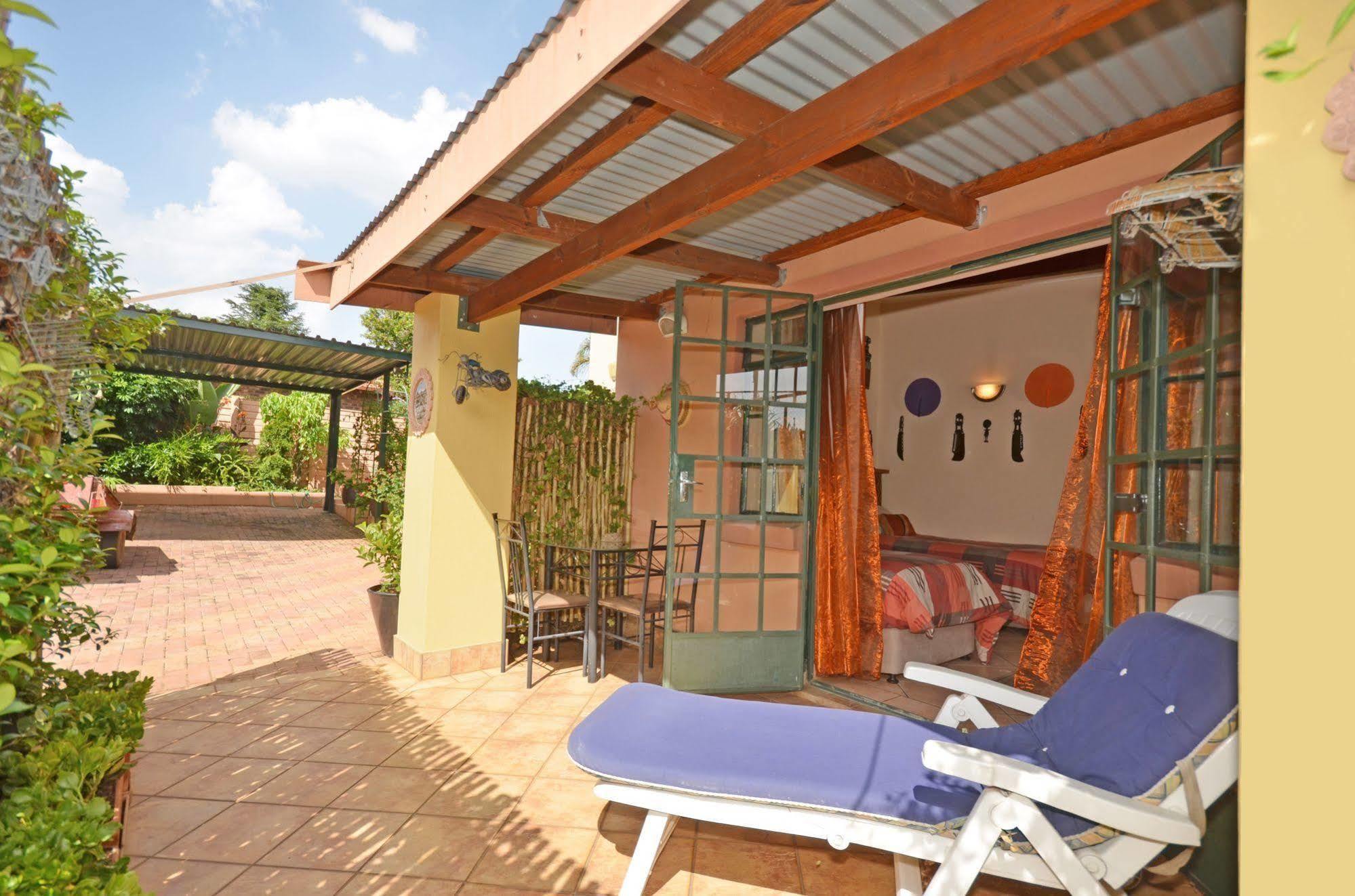 Cherry Tree Cottage B&B Linden Johannesburgo Exterior foto